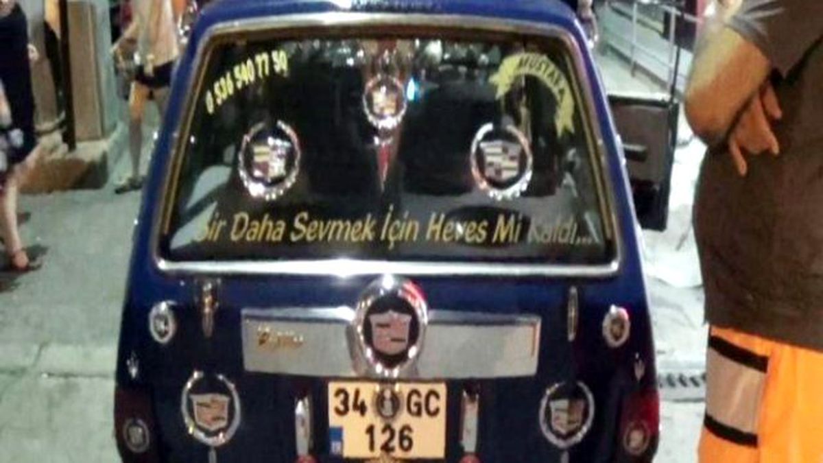 Polis Etiketli Otomobili Bağladı