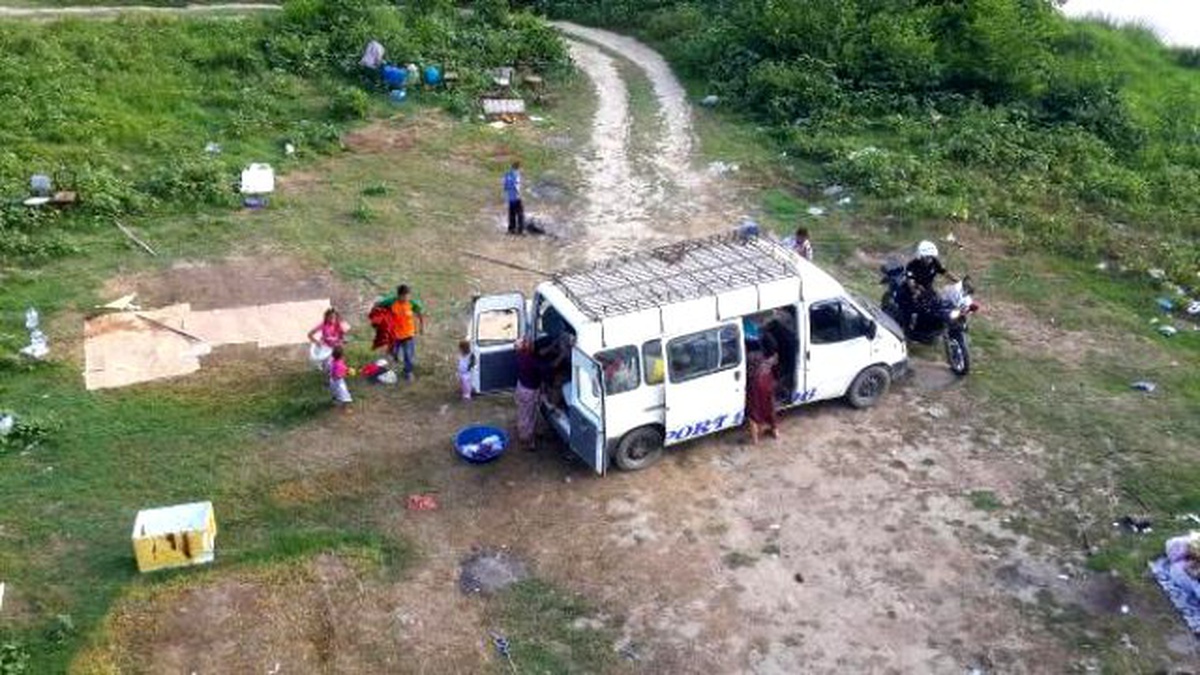 Polis Irmak Kenarına Kurulan Çadırları Sel İhtimaline Karşı Kaldırdı