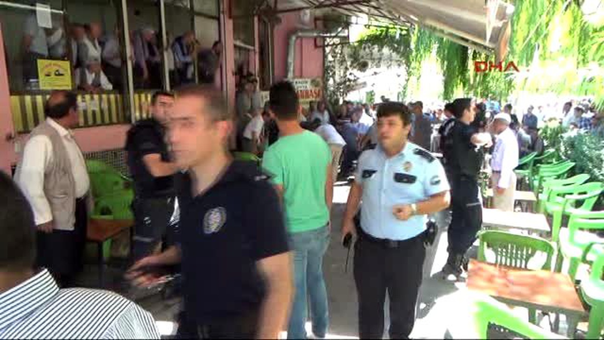Siverek\'te Silahlı Kavgasında, Kahvede Oturan Emekli Yaralandı