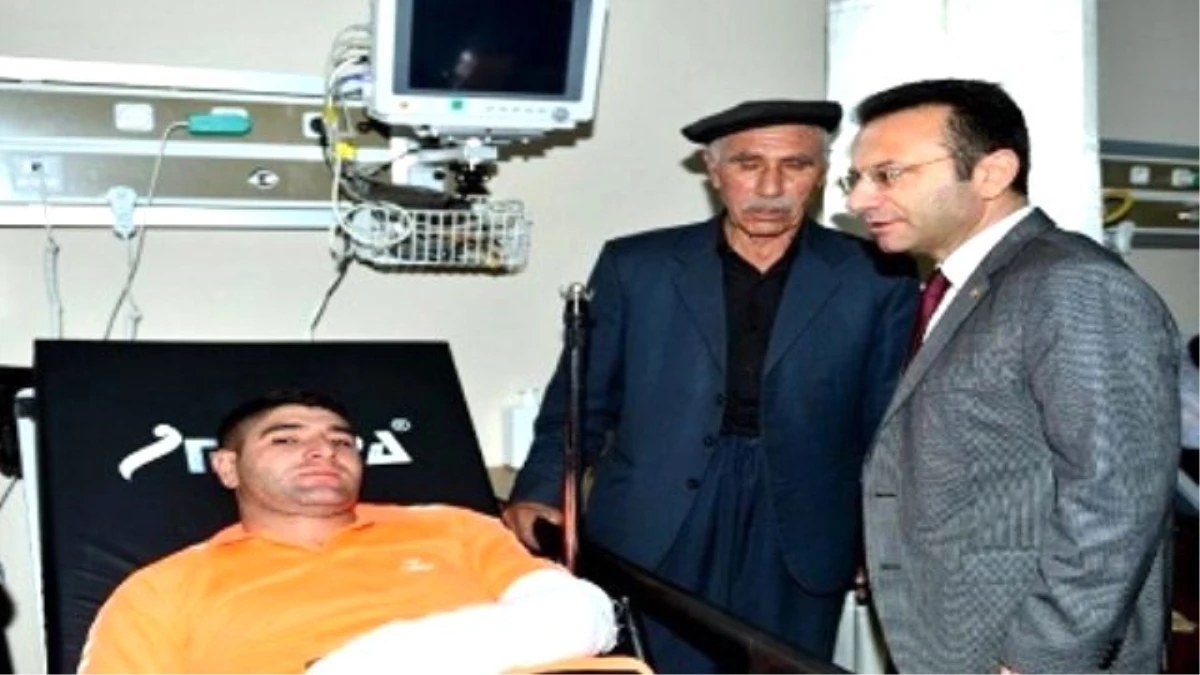 Vali Aksoy, Yaralı Korucu ve Askerleri Ziyaret Etti