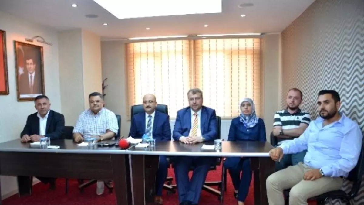 AK Parti Bilecik İl Başkanlığı\'nda Yeni Hastane ve Gündeme Açıklaması