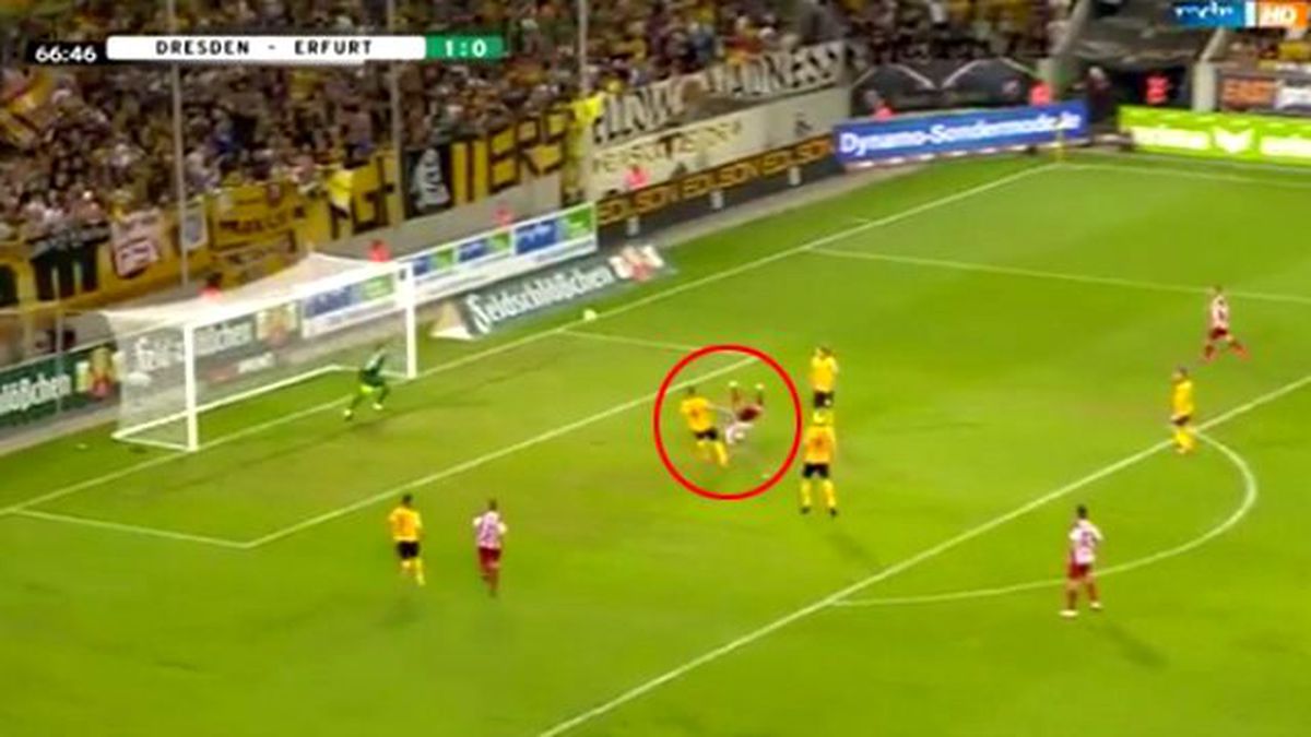 Alman Futbolcu, Akrep Vuruşuyla Topu Ağlara Yolladı
