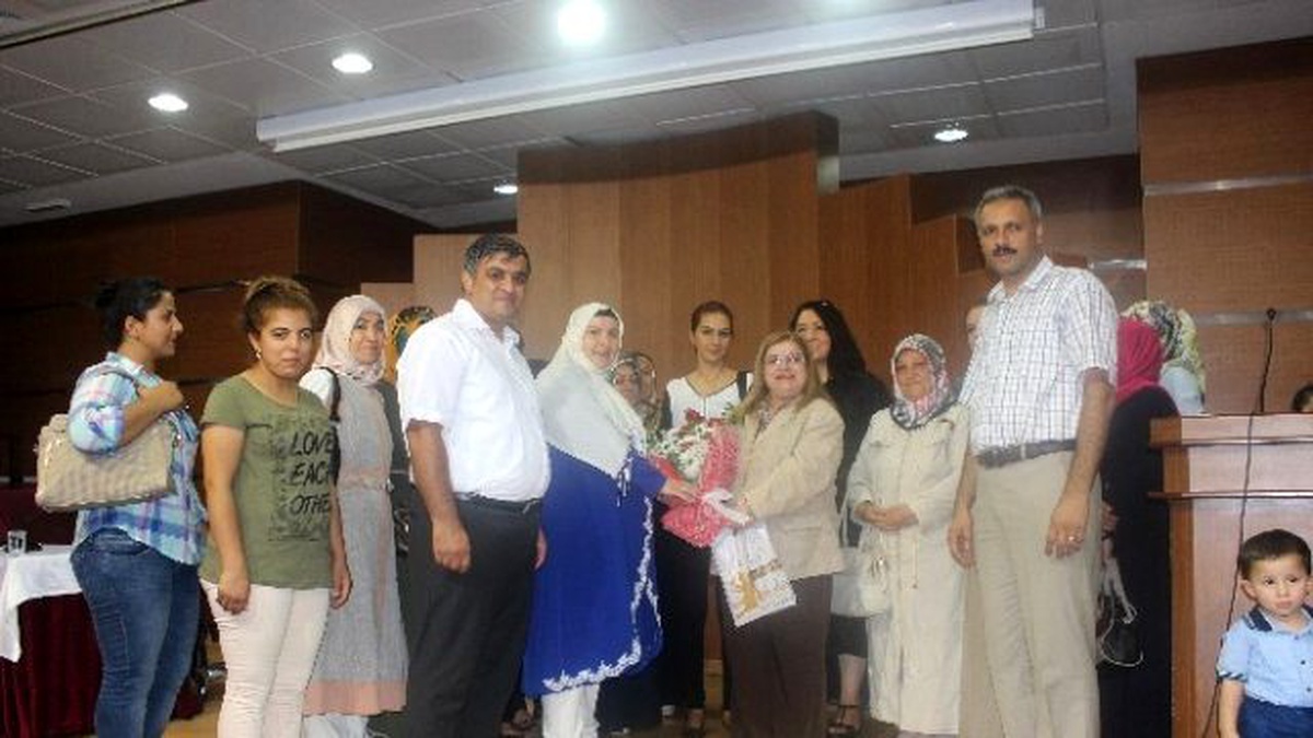 Aylin Vali, Kadın Kültür Merkezi Temsilcileri ile Vedalaştı