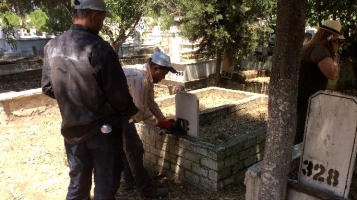Efeler Belediyesi Mezarları Numaralandırıyor