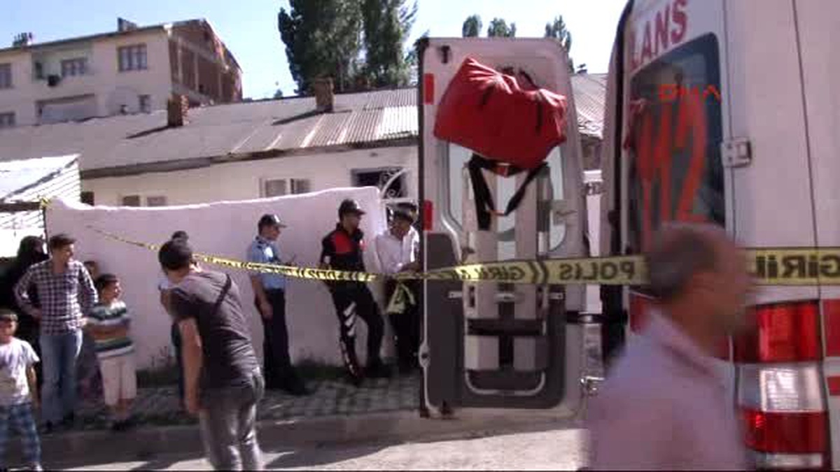 Düğün Tarihi Verilmeyince Nişanlısı ile Babasını Öldürdü