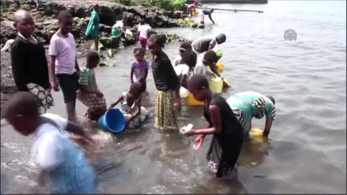 Goma\'da Seyyar Su Satıcıları - Demokratik Kongo