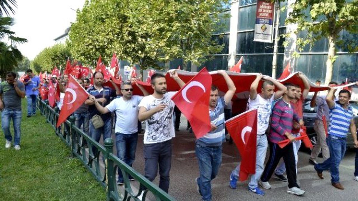 Hepimiz Mehmediz Platformu Terörü Lanetledi