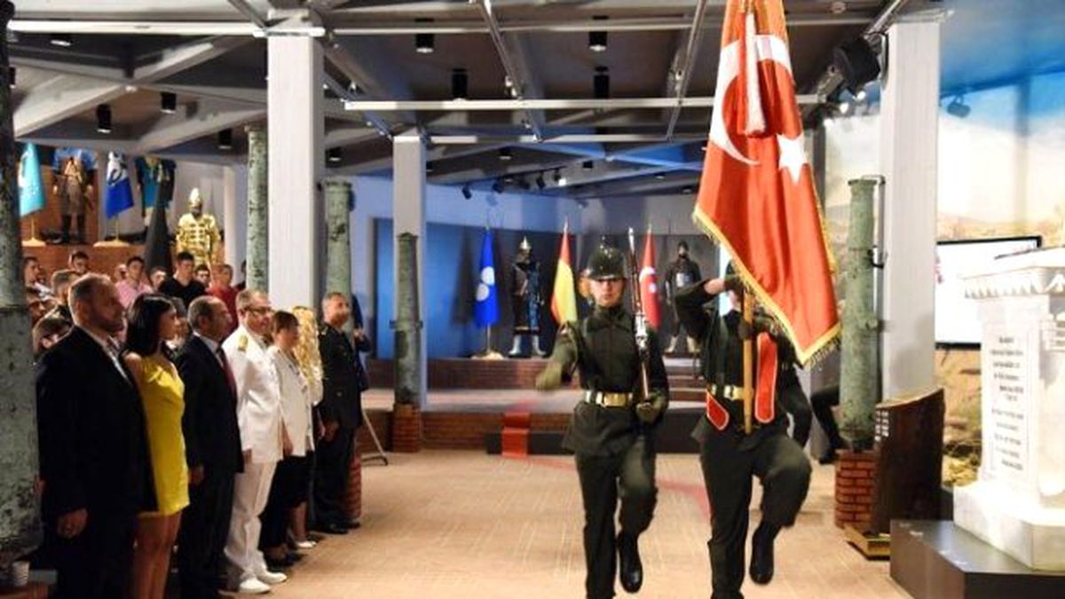 Türkiye Şehitlerini Anıyor