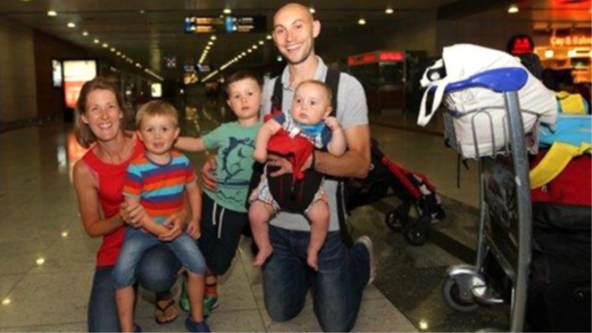 Van Persie Transferi Sonrası Ağlayan Çocuk İstanbul'a Geldi