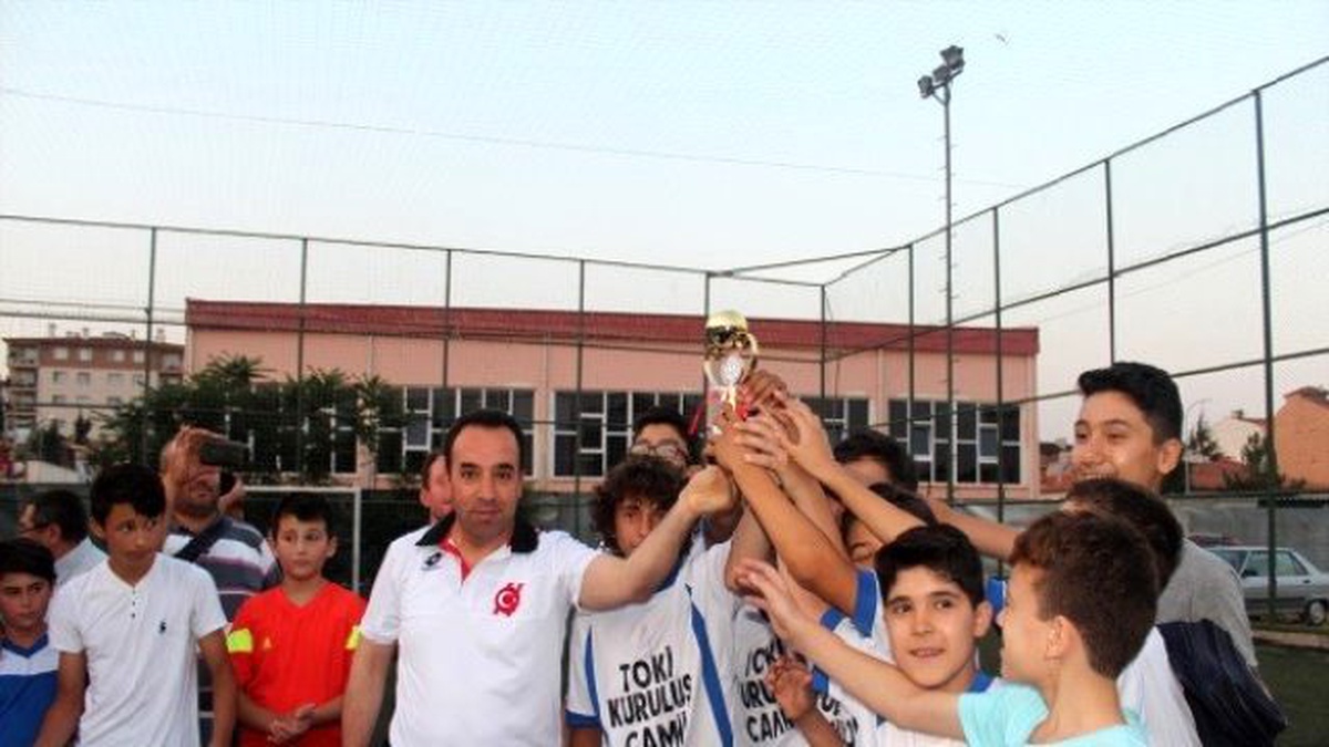 Yaz Kuran Kursu Futbol Turnuvası Şampiyonu Kırklar Cami Takımı Oldu