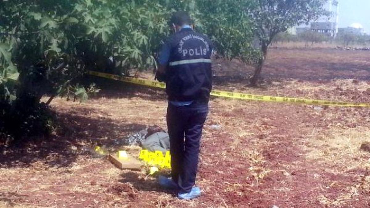 20 Yaşındaki Genç Tarlada İntihar Etti