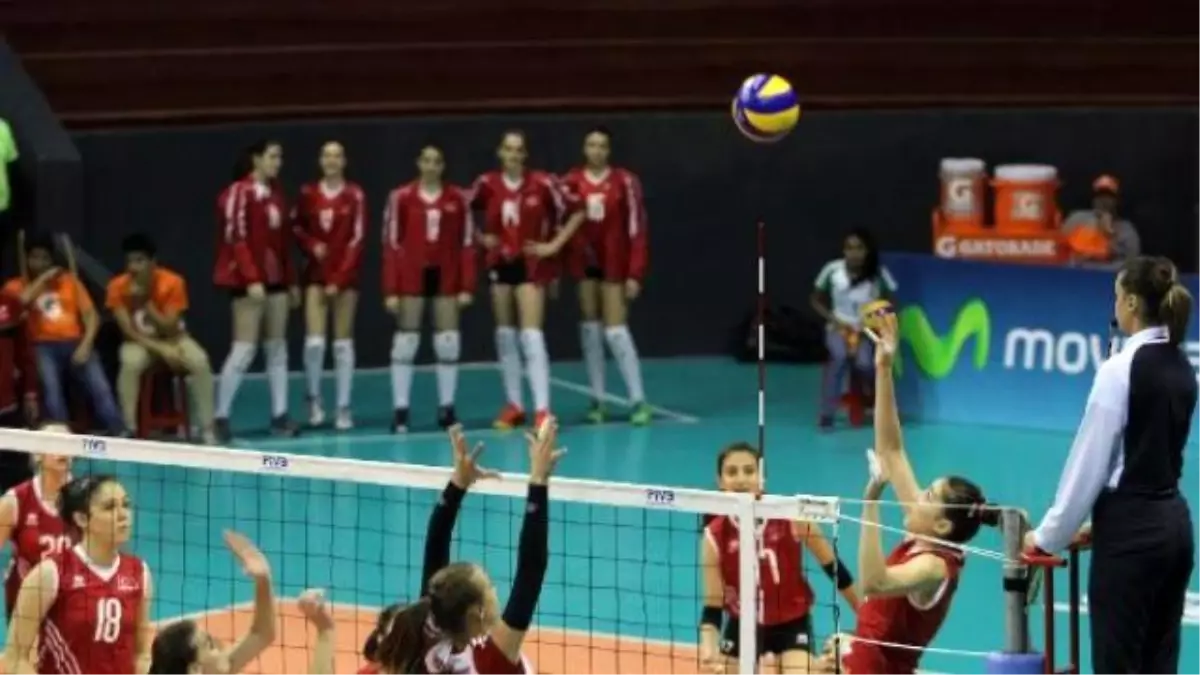 2015 Fıvb U18 Bayanlar Dünya Şampiyonası\'nda Türkiye Yarı Finalde