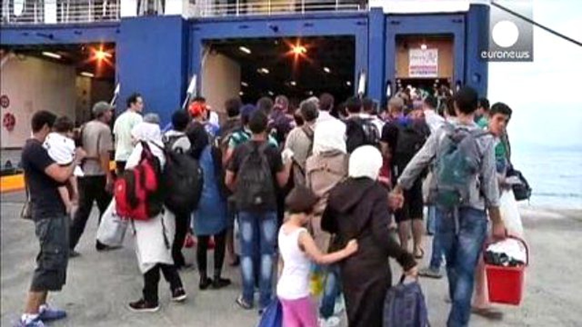 Ab, Yunanistan\'da Yaşanan Göçmen Krizine El Attı
