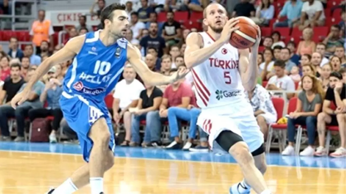 Basketbolda Türkiye, Yunanistan\'ı 73-64 Mağlup Etti