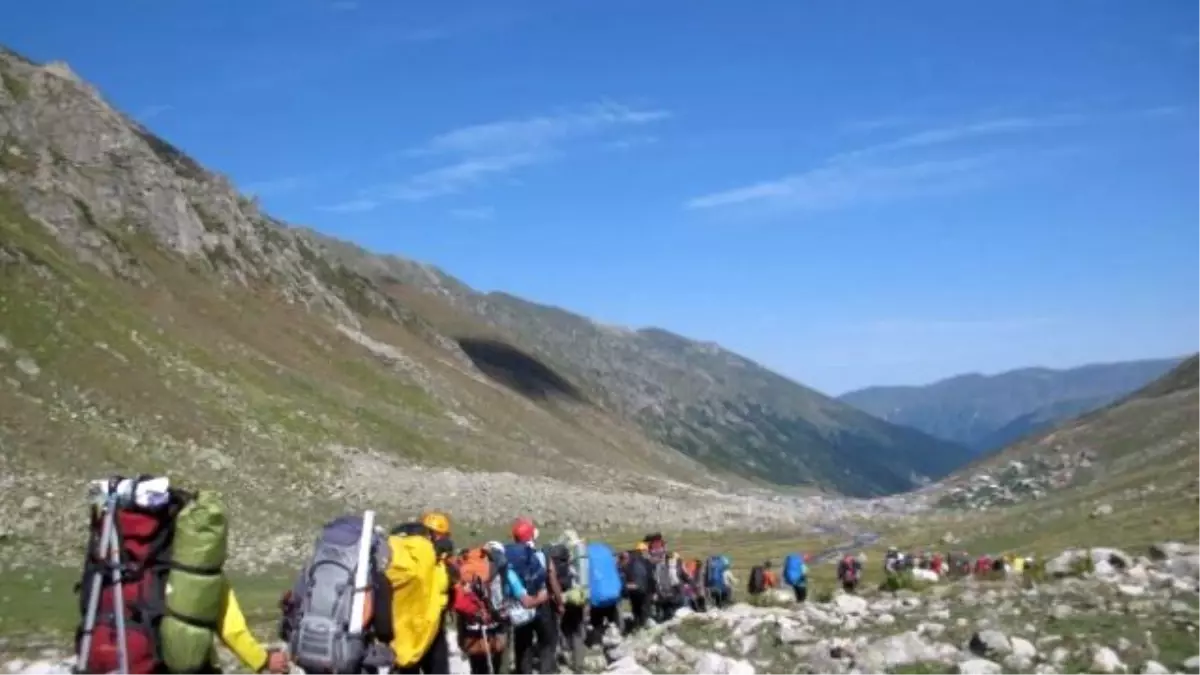 Bosna Hersekli Dağcılar Kaçkar Zirvesine Tırmandı