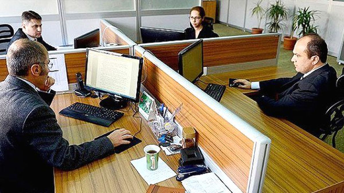 Faruk Çelik Toplu Sözleşme Görüşmesinde Memura 2016 için % 4+4 Zam Önerdi