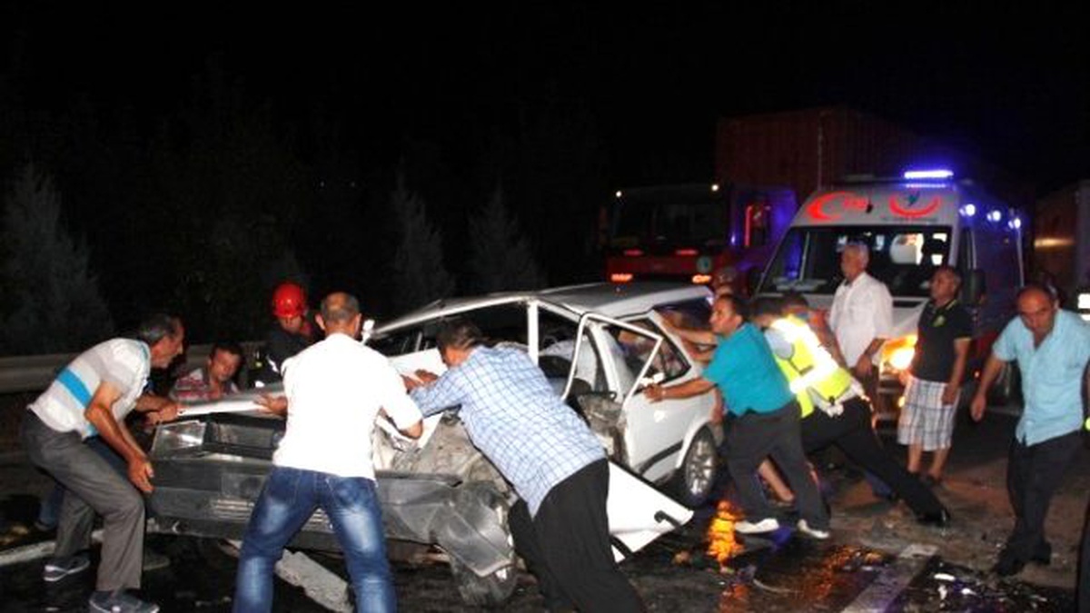 Kocaeli\'de Trafik Kazası: 6 Yaralı