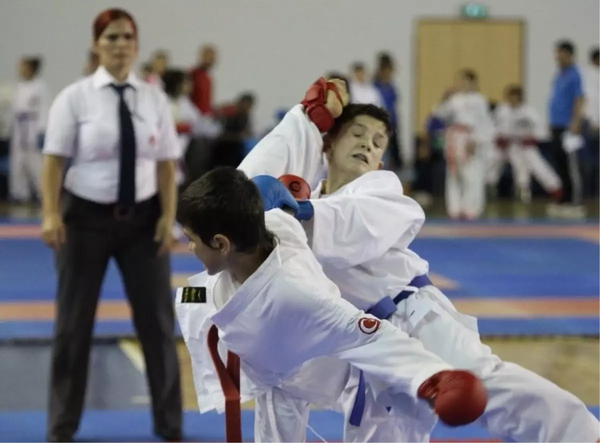 Trabzon\'da Karate Şöleni