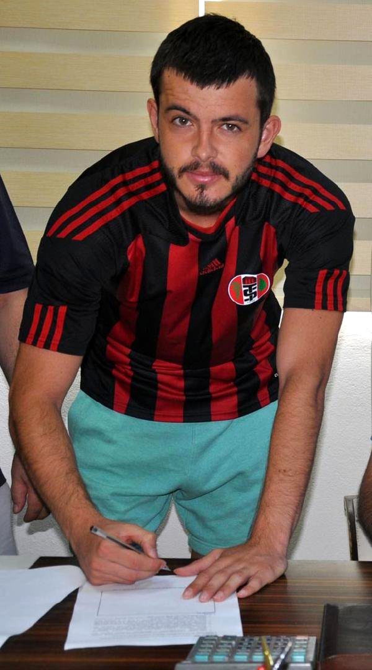 Turgutluspor Buğrahan\'la İmzaladı