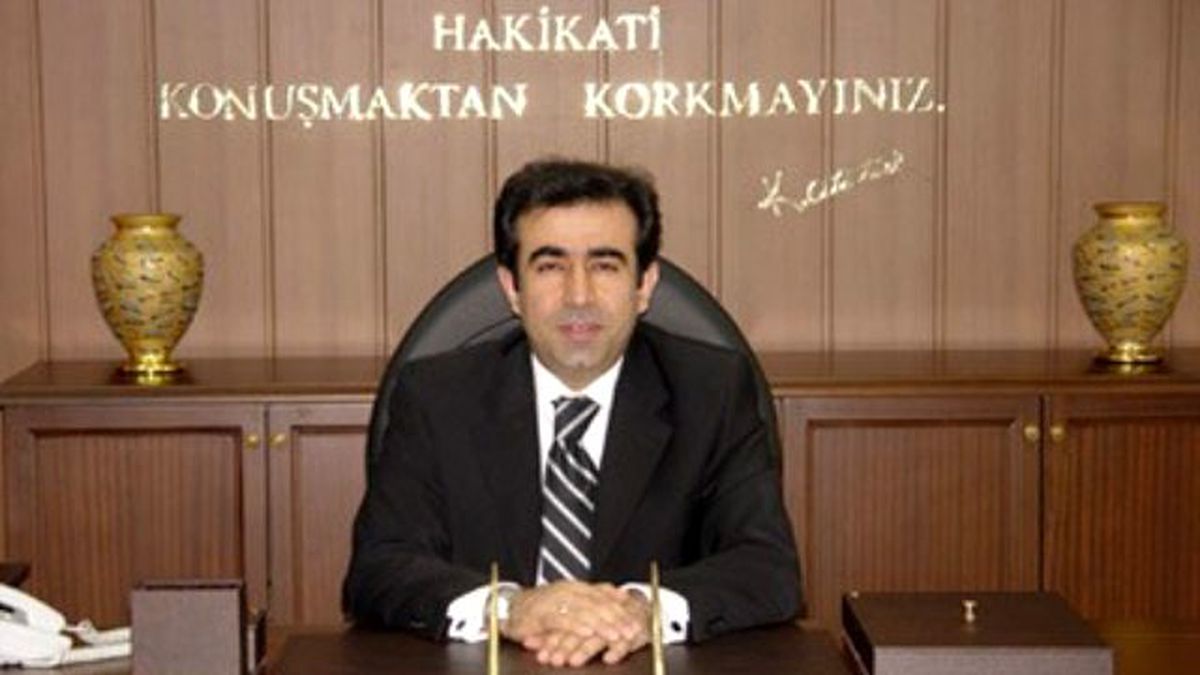 Vali Güzeloğlu\'ndan 17 Ağustos Depremi Mesajı
