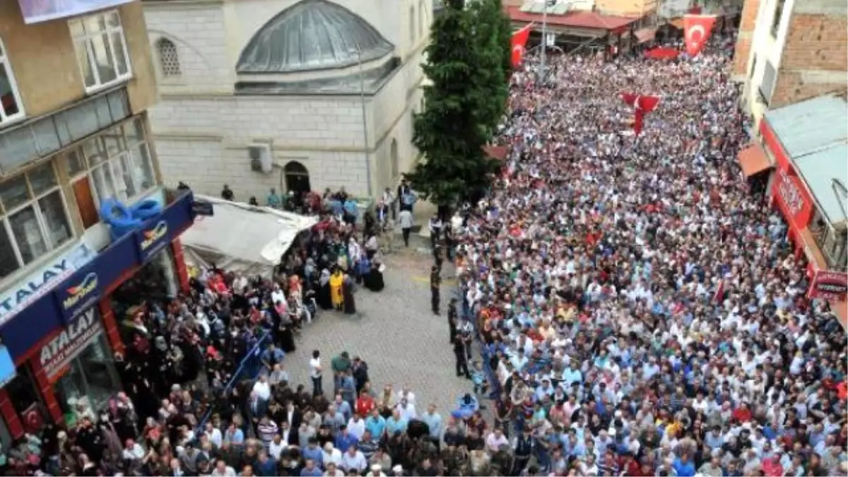 10 Bin Kişinin Katıldığı Şehit Cenazesinde Konuşan Erdoğan: Askerin de Polisin de Vurma Yetkisi Var