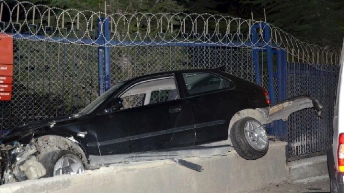 Başkent\'te 2 Farklı Kazada 2 Kişi Yaralandı