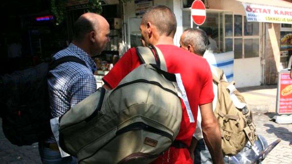 İzmir'in Kalbindeki Semt 'Arap Kasabası'na Döndü
