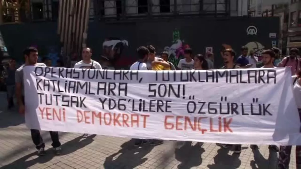 Beyoğlu\'nda İzinsiz Gösteri