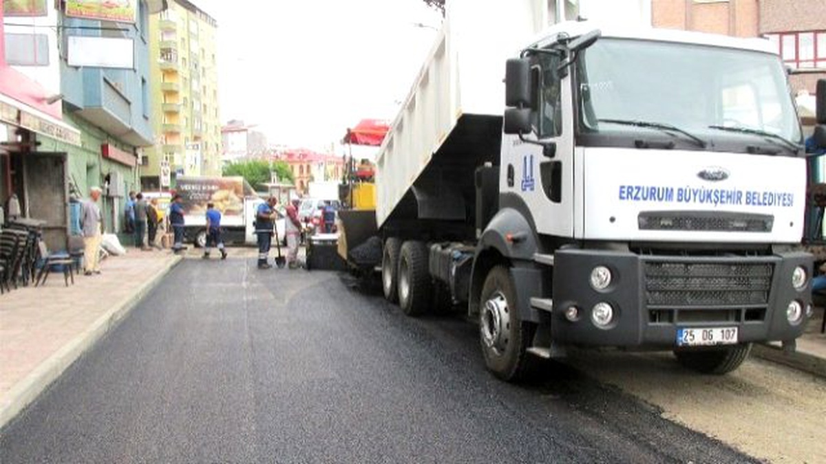 Büyükşehir, Asfaltta Rekora Koşuyor