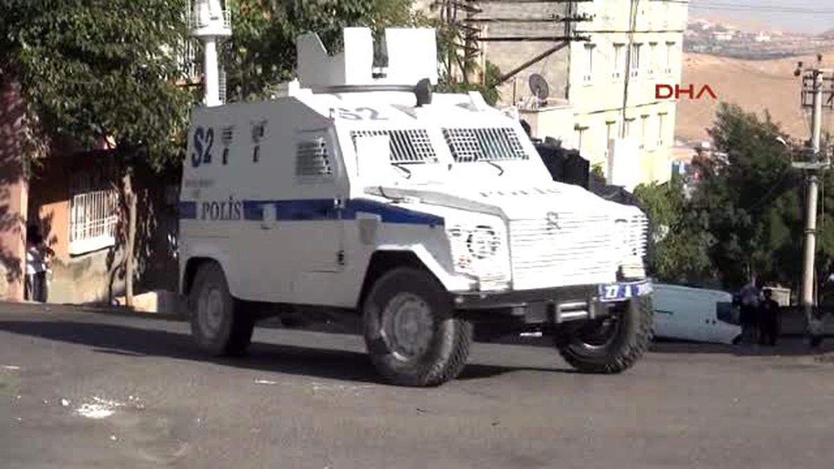 Gaziantep\'te Yol Kapatan Gruba Müdahale