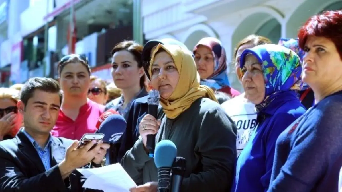 Kadınlardan Ankara Bulvarı\'nın Kapatılmasına Tepki