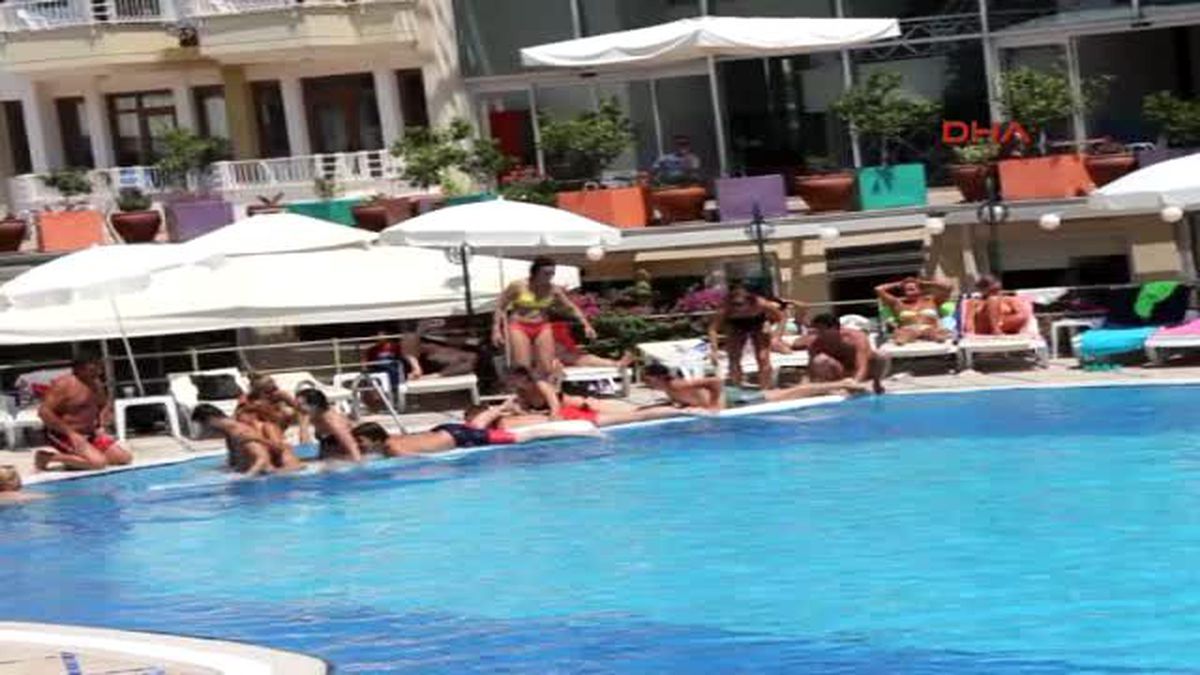 Kemer Sıcak Havada Buzlu Serinlik