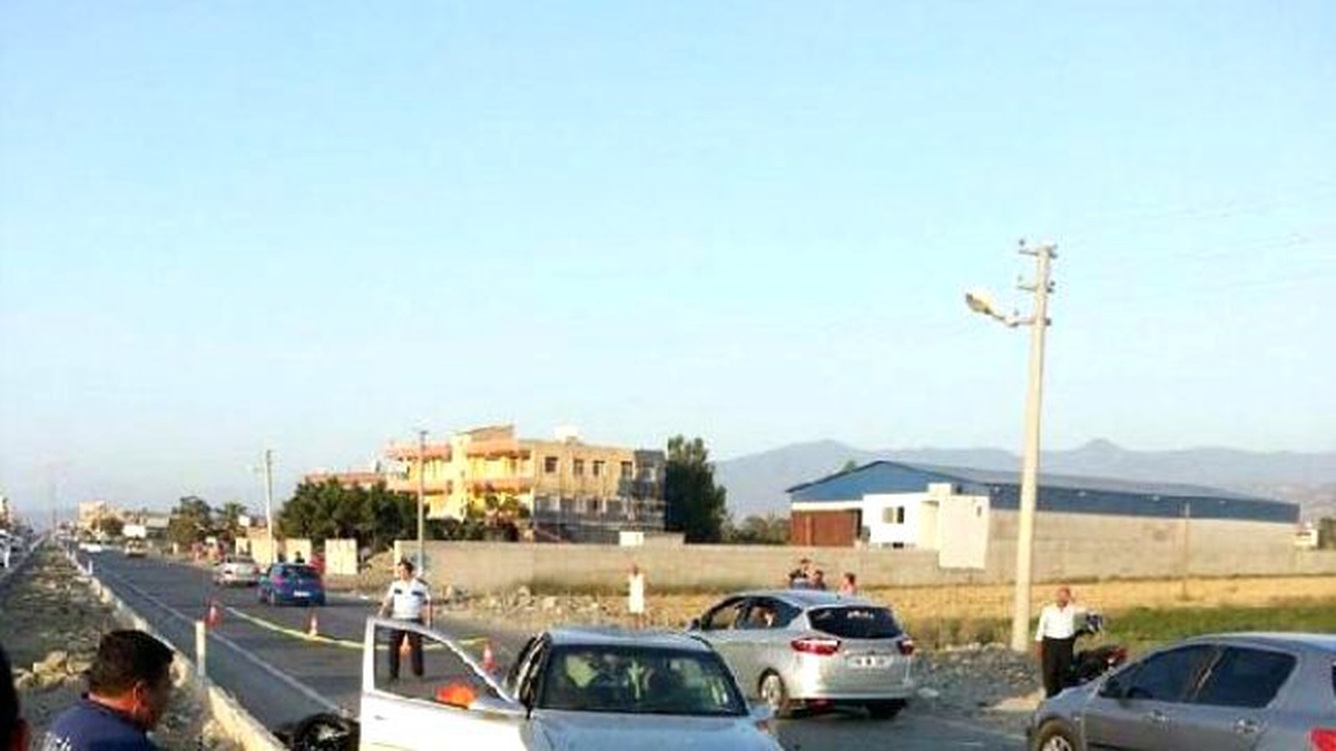 Motosiklet, Otomobile Çarptı: 2 Ölü, 6 Yaralı