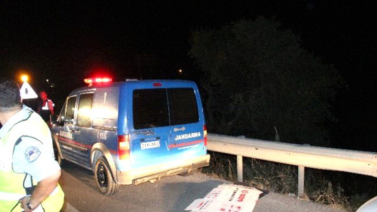 Otomobilin Çarptığı Genç Hayatını Kaybetti