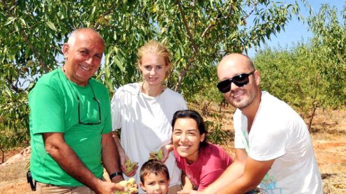 Ressam Aydın Çukurova, Badem Üreticisi Oldu