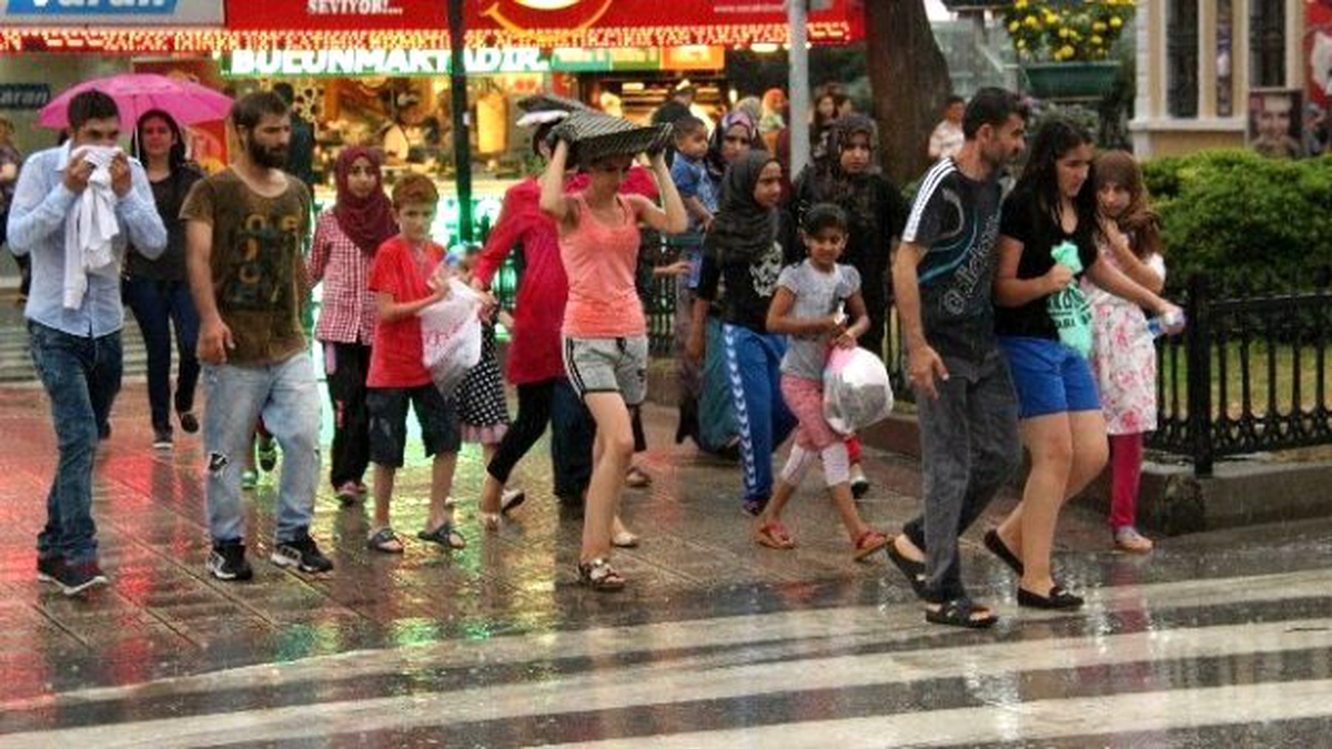 Sağanak Yüzünden \'Terör Yürüyüşü\' İptal Oldu