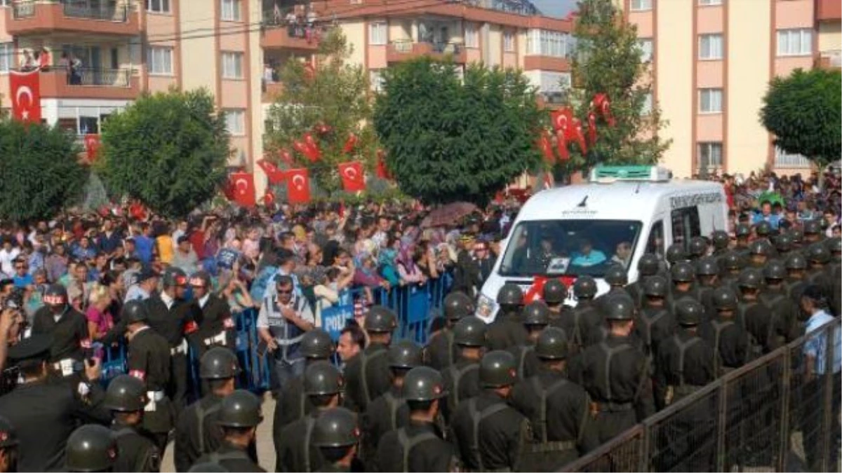 Şehit Uzman Çavuş Haşim Dirik, Sarıgöl\'de Toprağa Verildi (3)