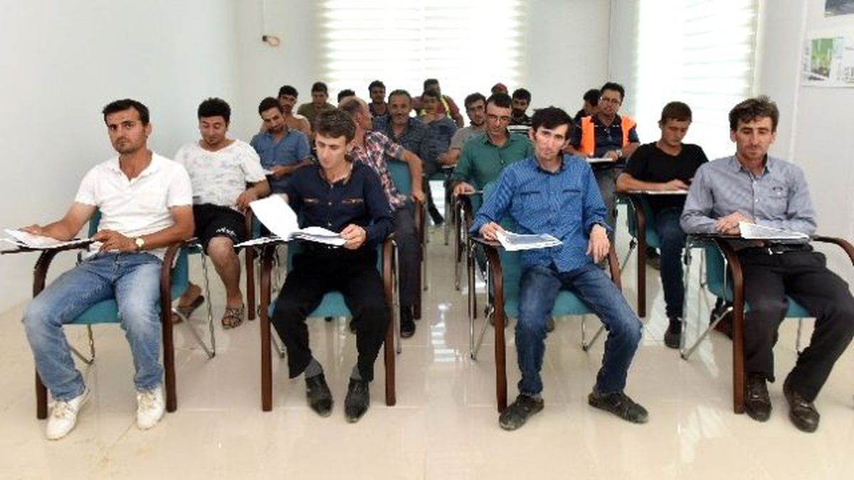 TOKİ\'den İnşaat İşçilerine Mesleki Yeterlilik Eğitimi