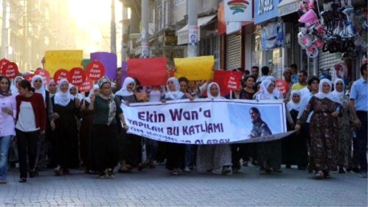 Varto\'da Öldürülen PKK\'lı Kevser Eltürk İçin Nusaybin\'de Yürüyüş Yapıldı