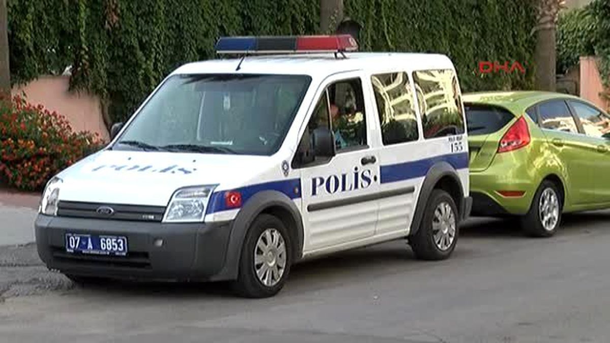 Antalya Bunalıma Giren Kadın, Çamaşır İpiyle Kendini Astı /düzeltme/