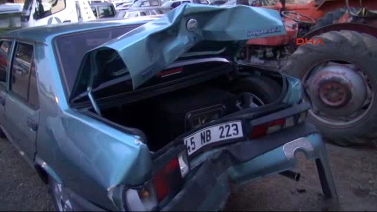 Bergama - Motosiklet Otomobile Çarptı: 1 Ölü