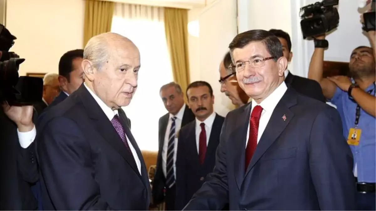 Davutoğlu, Bahçeli\'ye \'Mevcut Hükümetle Seçim\' Önerisinde Bulunacak