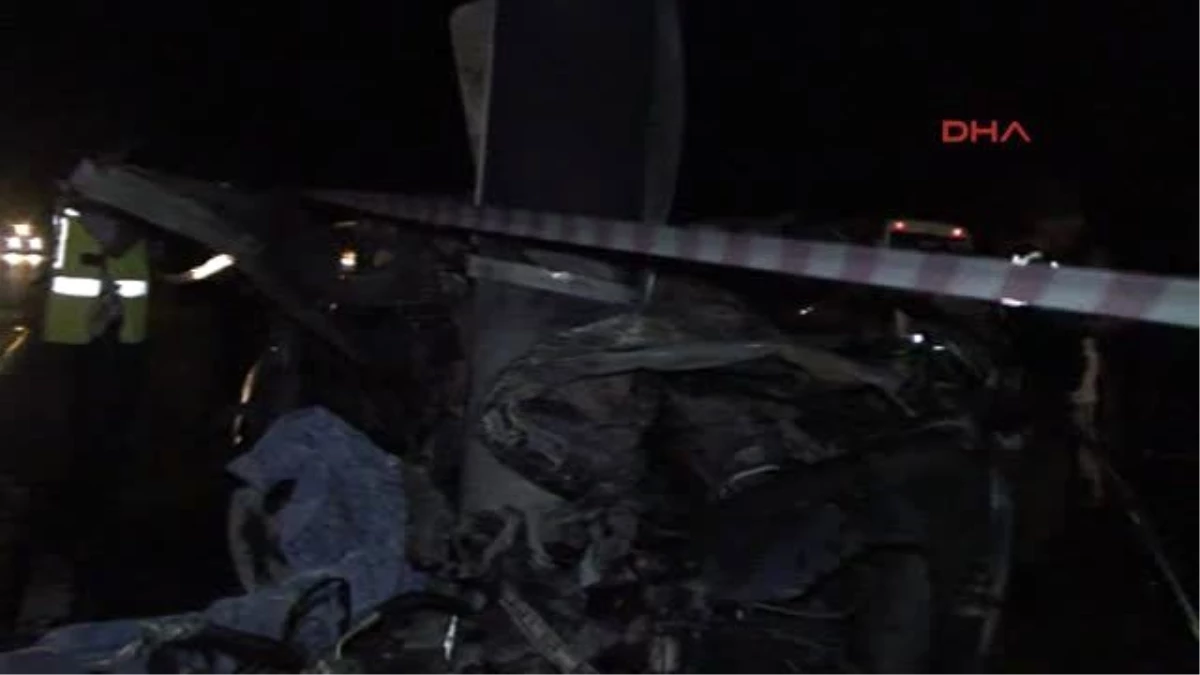 Manavgat Otomobil Direğe Çarptı, 2 Kişi Yanarak Öldü