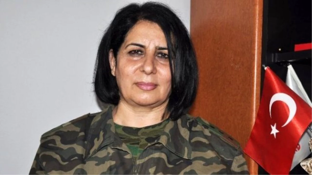 Azeri Kadın Yüzbaşı: "Türkiye İçin Savaşmaya Hazırım"