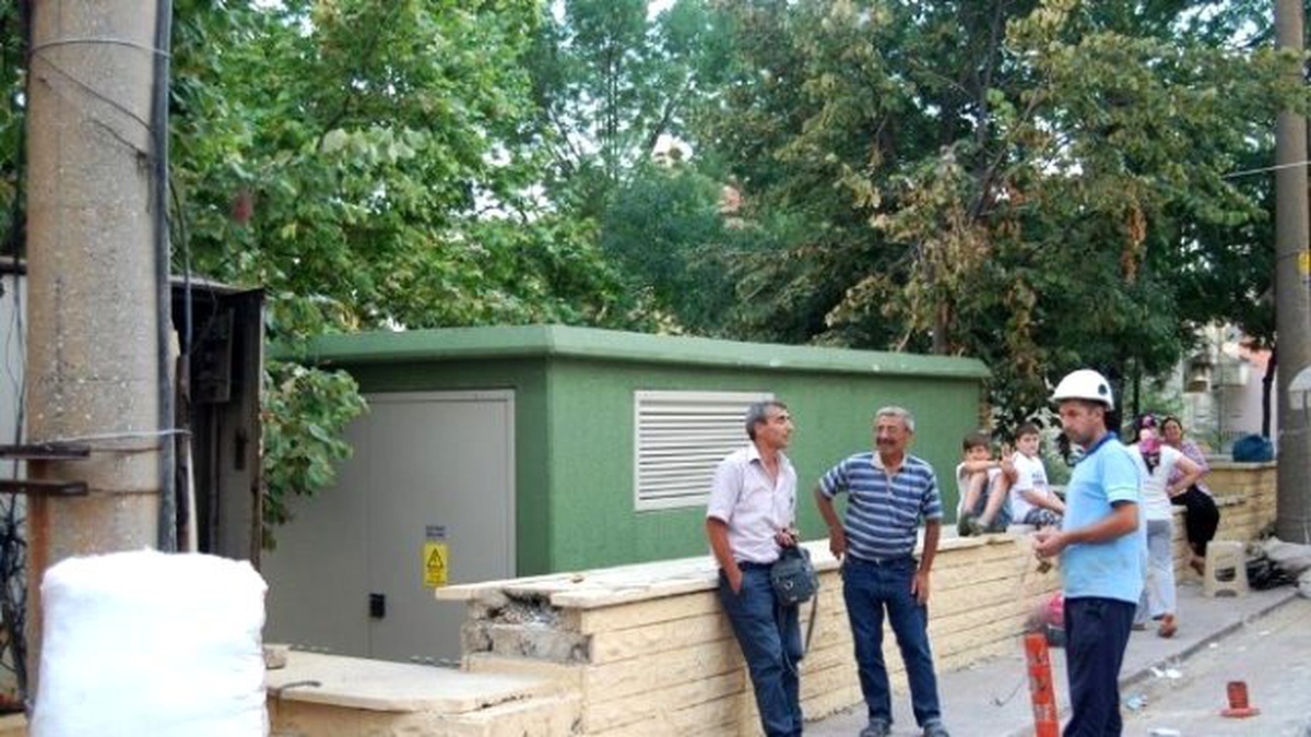Pazar Yerinde Patlayan Trafo Büyük Korku Yaşattı