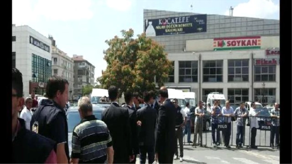 Şehit Töreni Sonrası Koruma Polislerinin Arbedesi