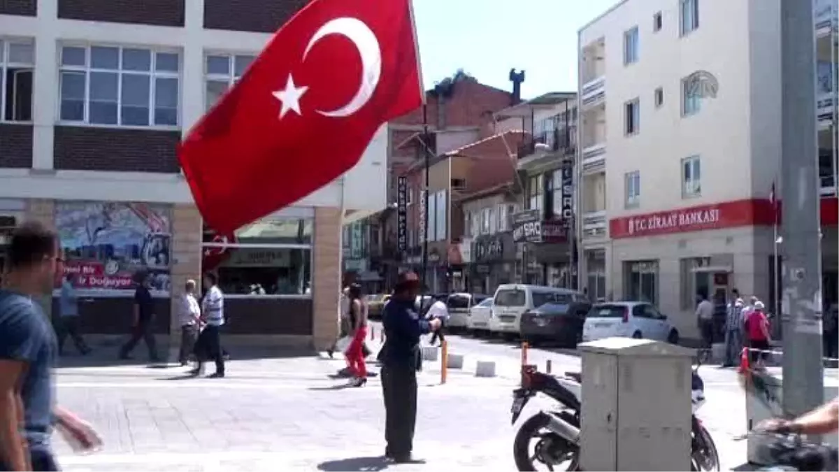 Şehitler İçin 3 Saatlik Saygı Duruşu