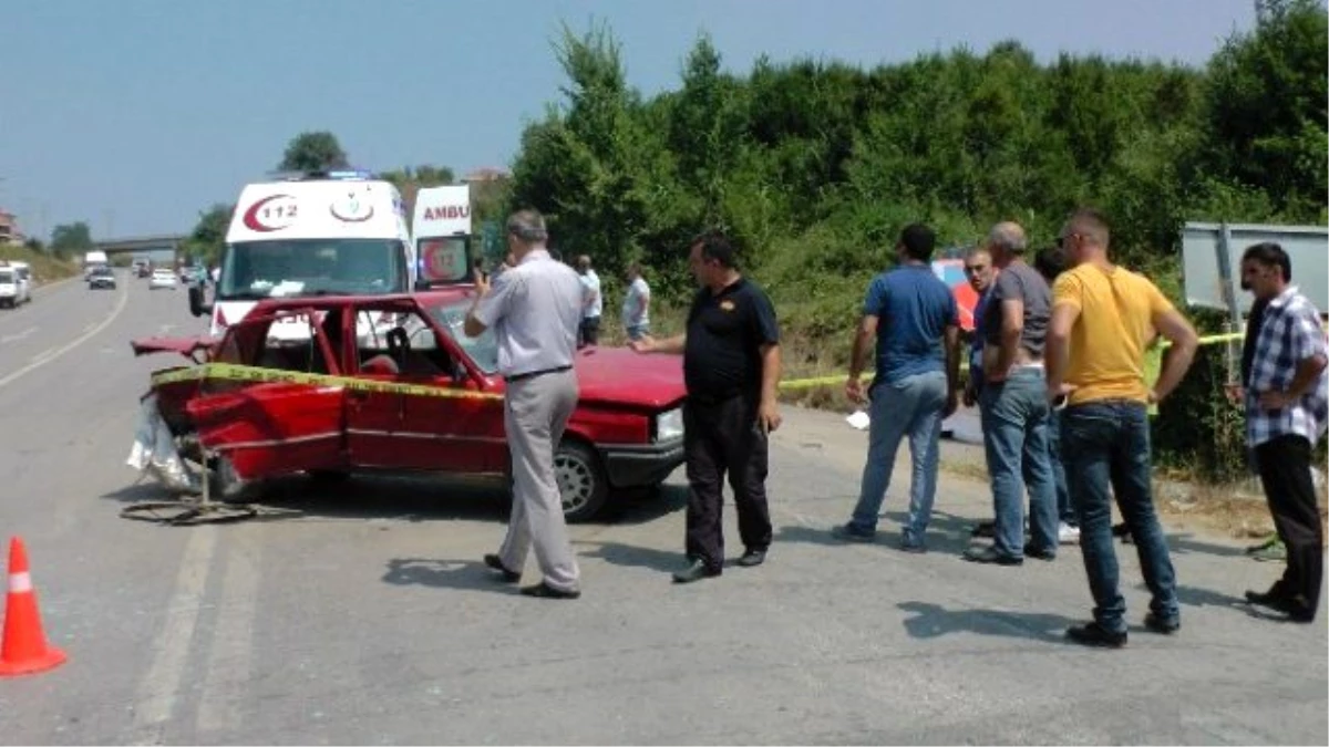 Akçakoca\'da Trafik Kazası: 1 Ölü, 1 Yaralı
