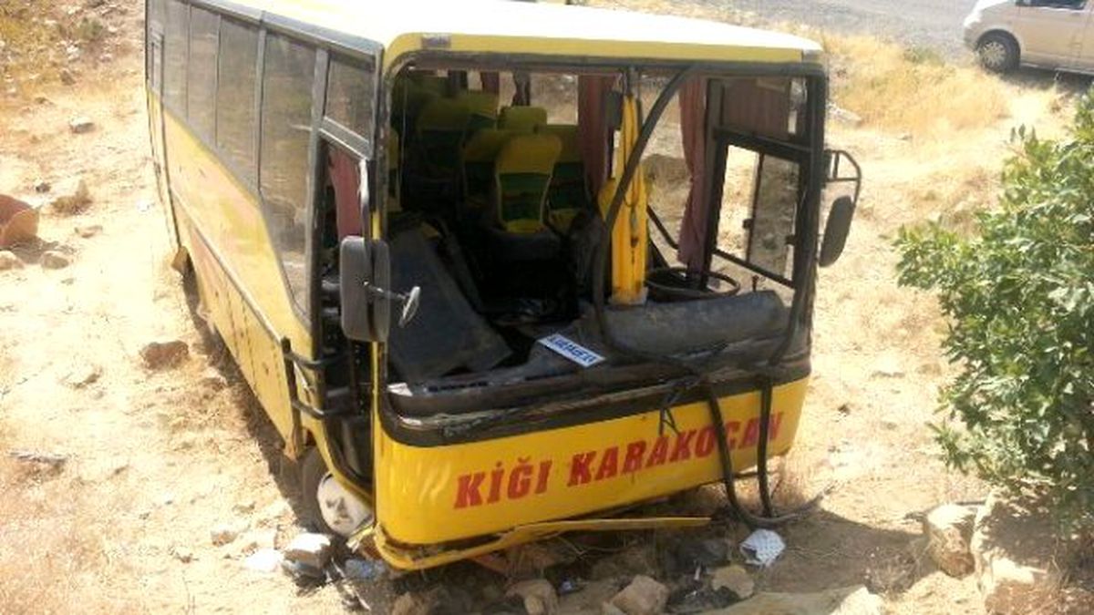 Bingöl\'de Trafik Kazası: 15 Yaralı