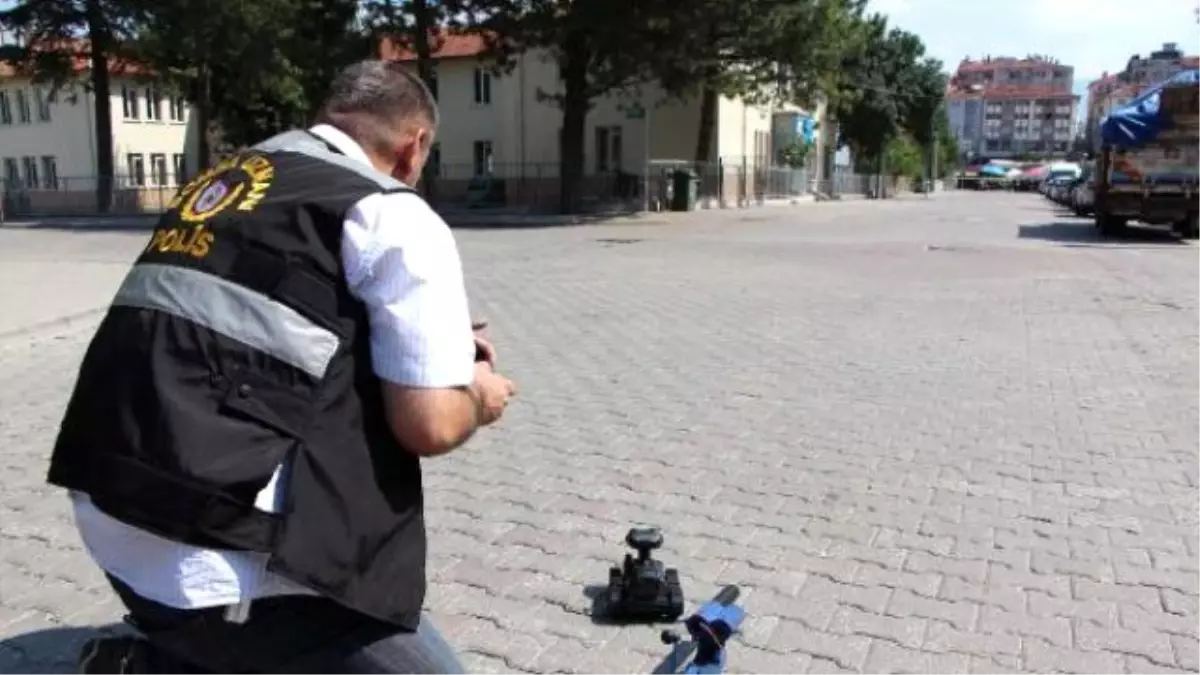 Çevik Kuvvet Binası Arkasına Bırakılan Çanta Polisi Alarma Geçirdi